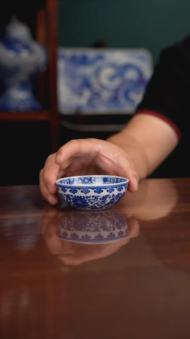 晓月窑青花缠枝普洱杯