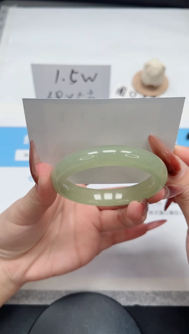 【闪购商品】石英质玉手镯未镶嵌53/东陵