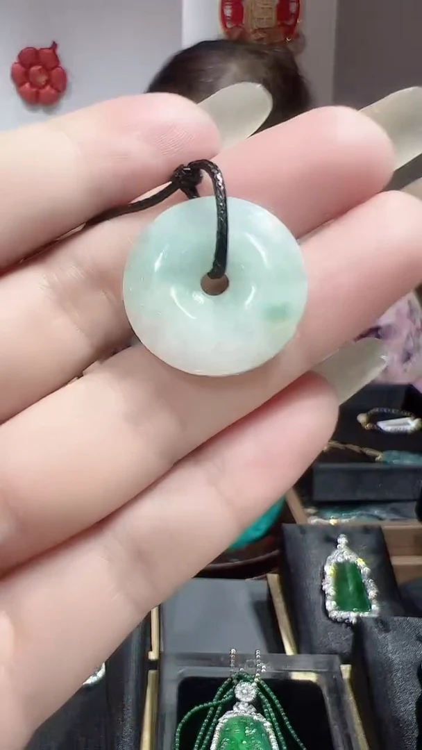 翡翠未镶嵌颈饰202581401