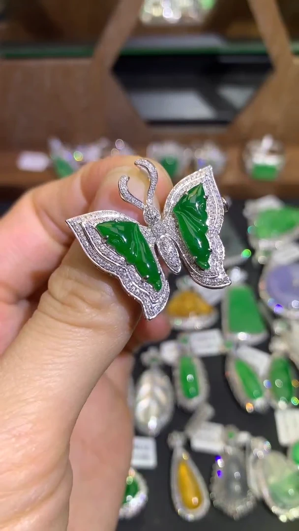 翡翠18K金镶嵌吊坠(不含链)吊坠
