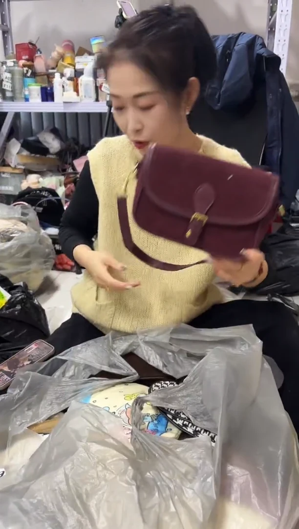 PVC点点小红心 关注主播