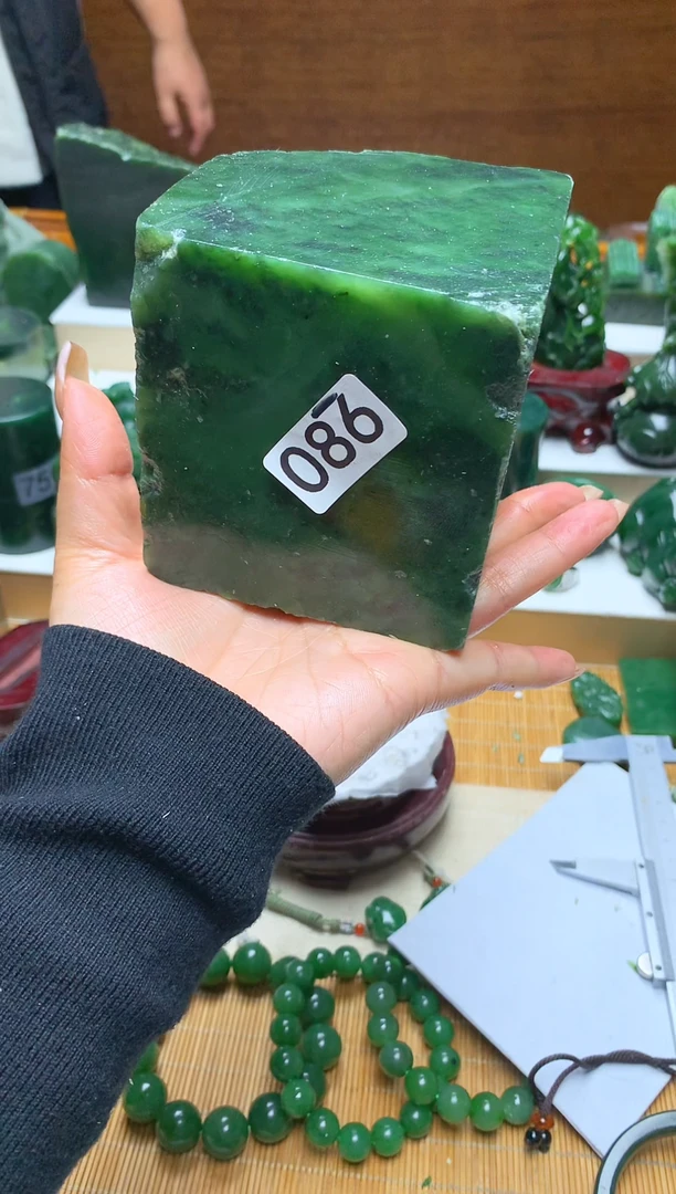 未镶嵌和田玉珠宝半成品1