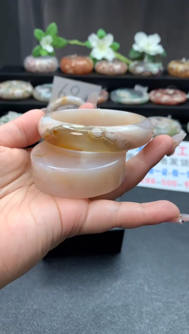 未镶嵌手镯石英质玉（56-57圈口）赠送镯心 无证书