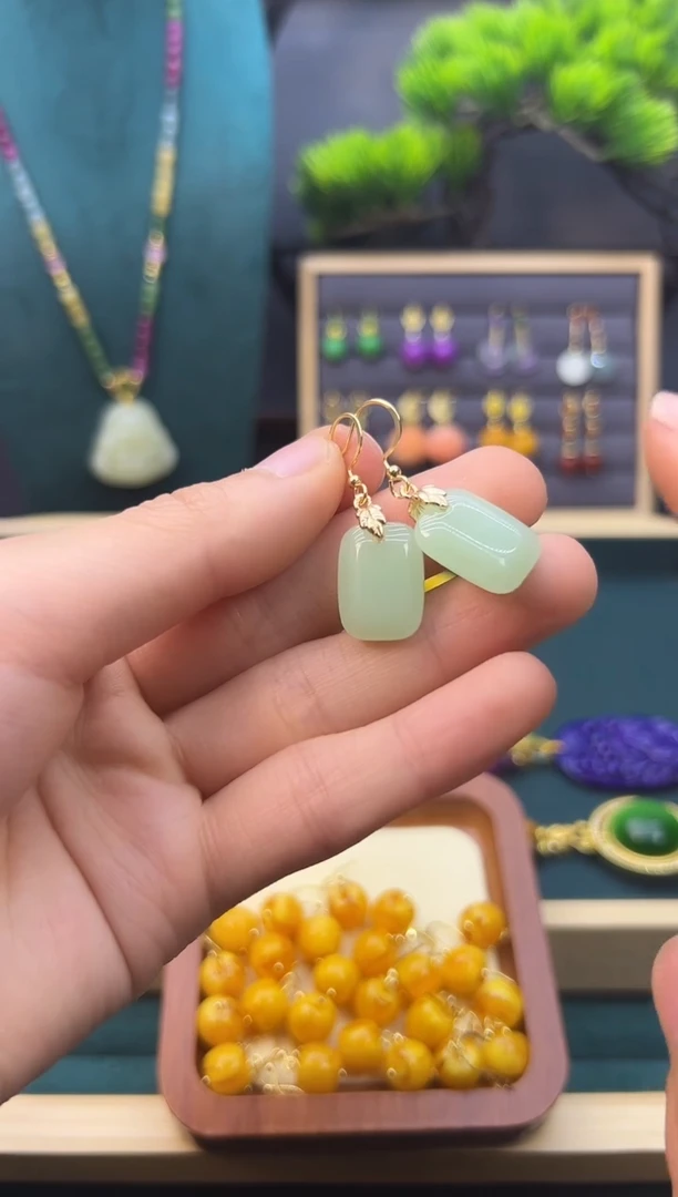 【闪购商品】和田玉耳饰14K金镶嵌E227