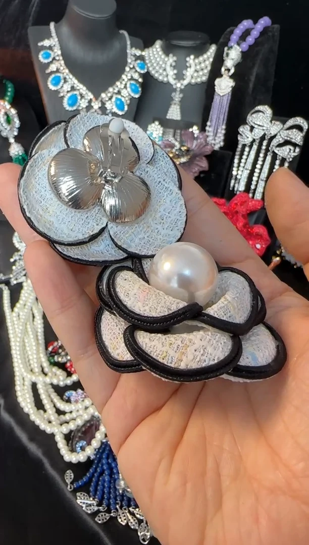 铜合金布艺好看的 山茶花耳饰