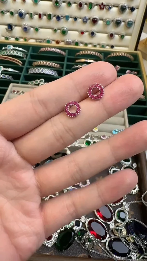 未镶嵌耳饰红宝石红宝石耳饰