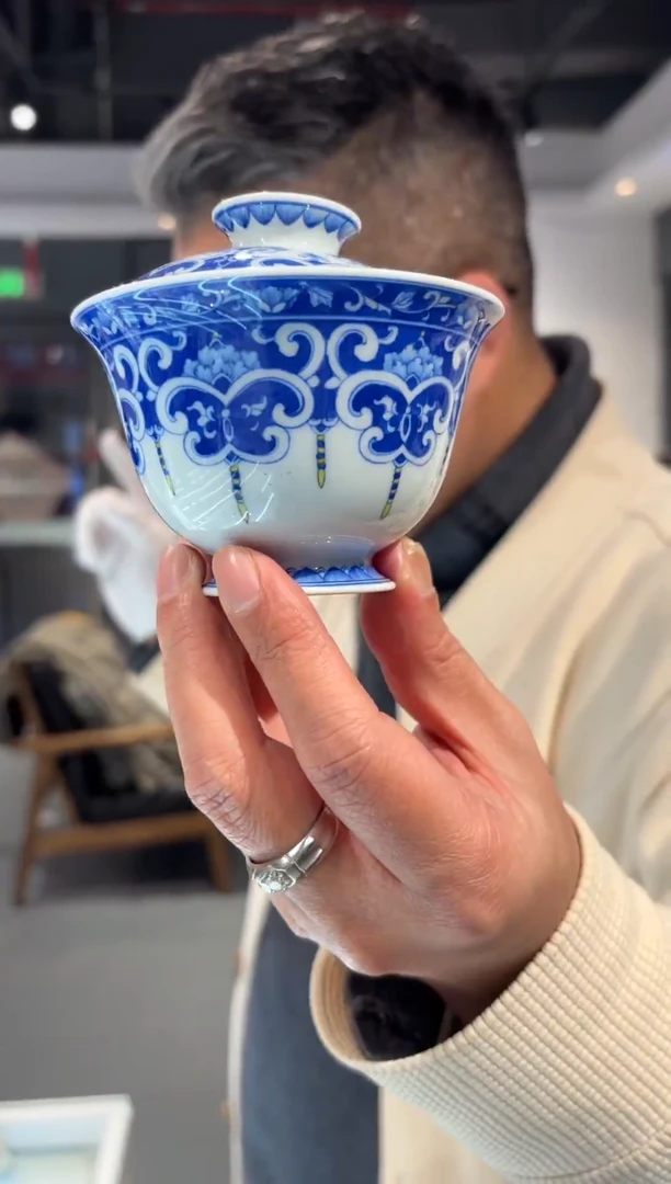 堂钟正窑陶瓷青花牡丹盖碗