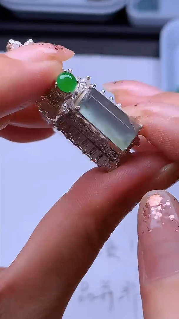 翡翠裸石缅甸A货+证书