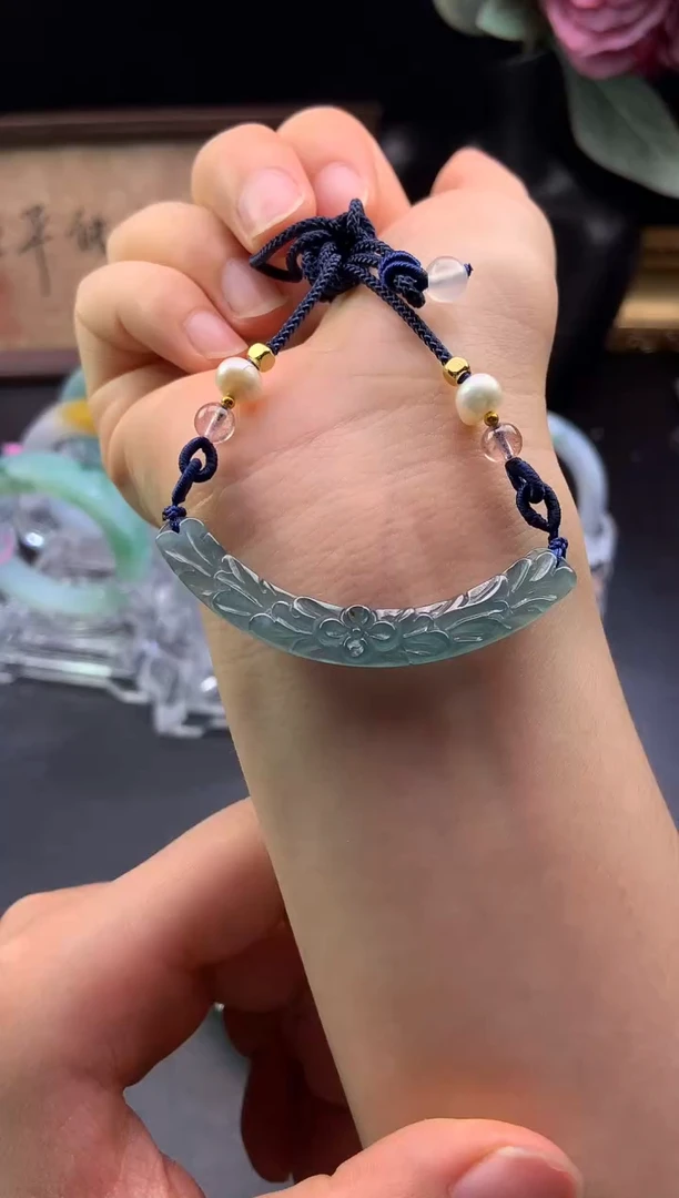 未镶嵌挂件翡翠玉璜