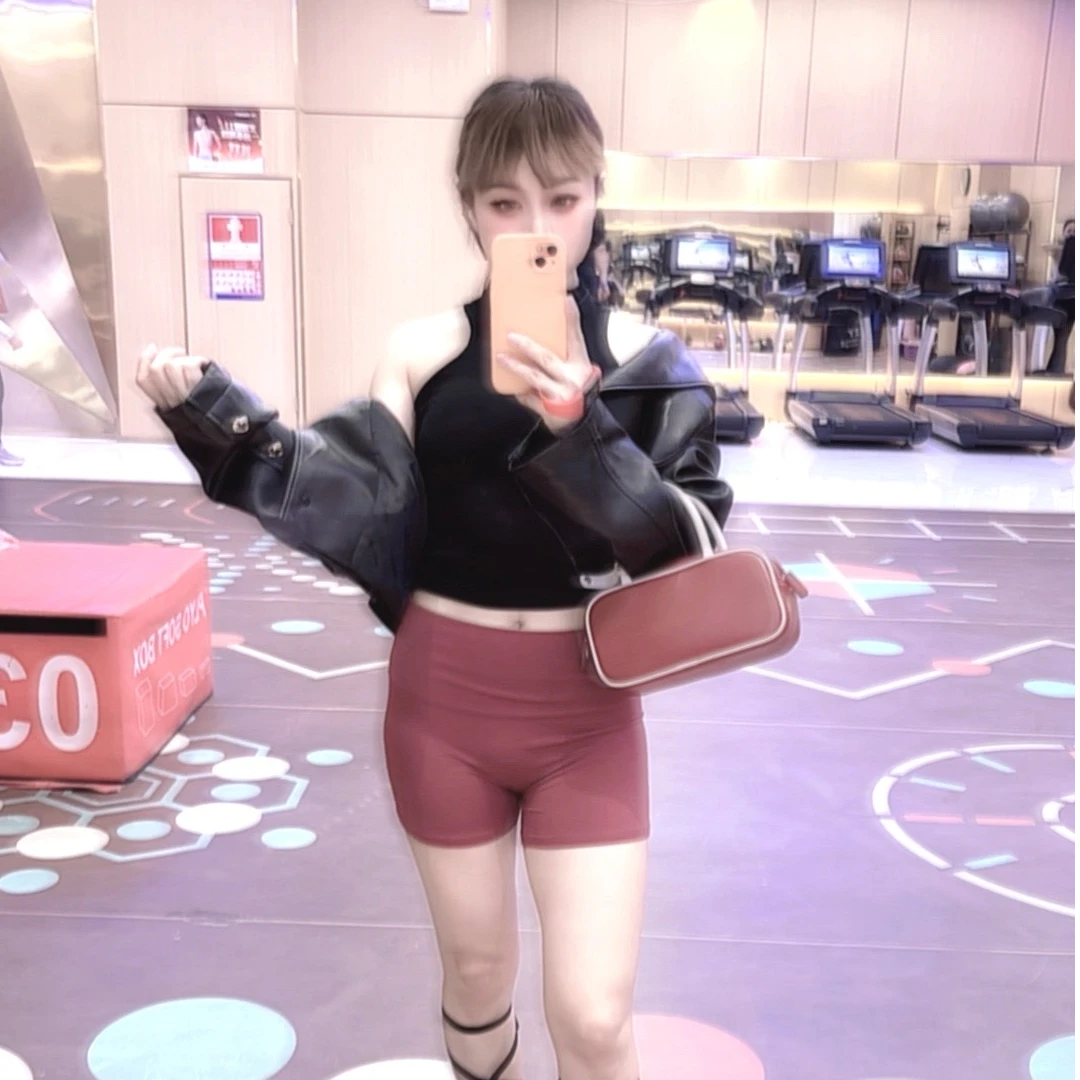 【品牌特卖】瑜伽裤收腰高腰性感翘臀运动健身外穿跑步三四分短裤女