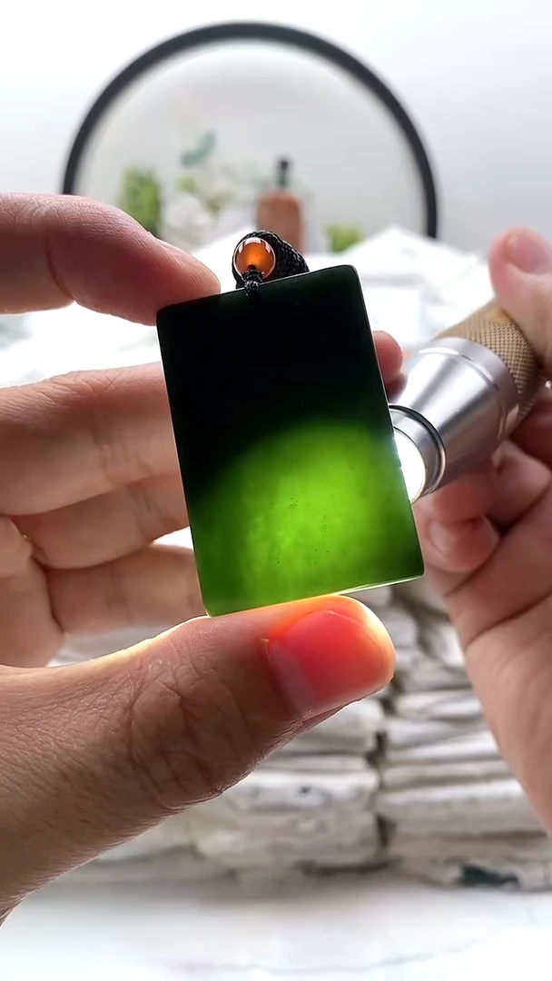 和田玉（墨玉）未镶嵌颈饰无事牌