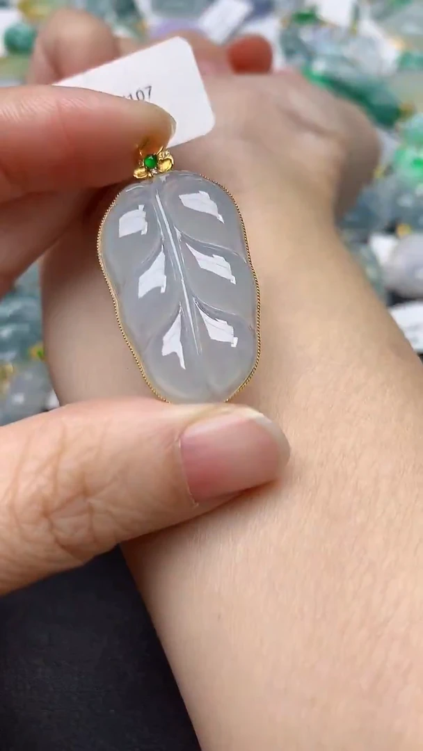 颈饰18K金镶嵌翡翠天然缅甸A货翡翠