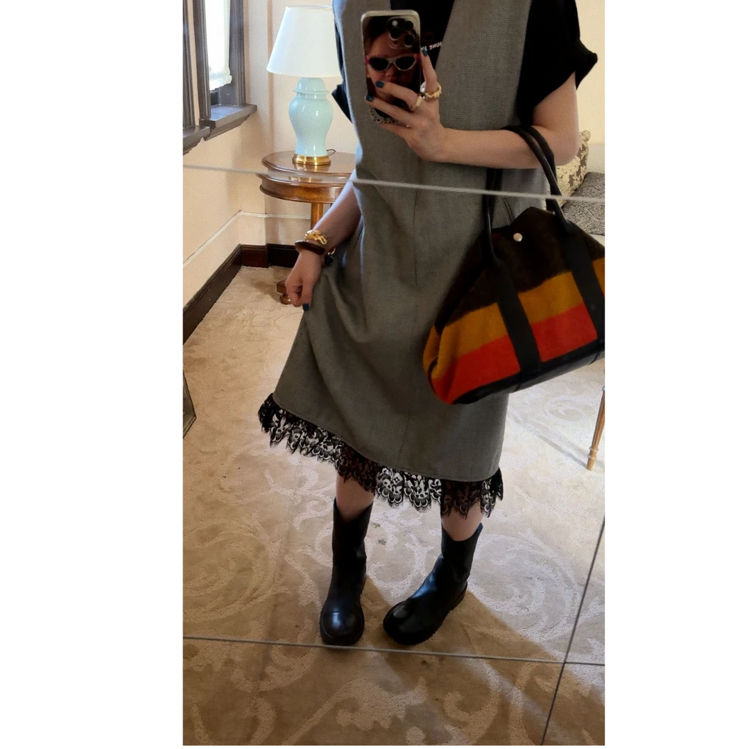 高品茧型细格西装连衣裙 J24Q382