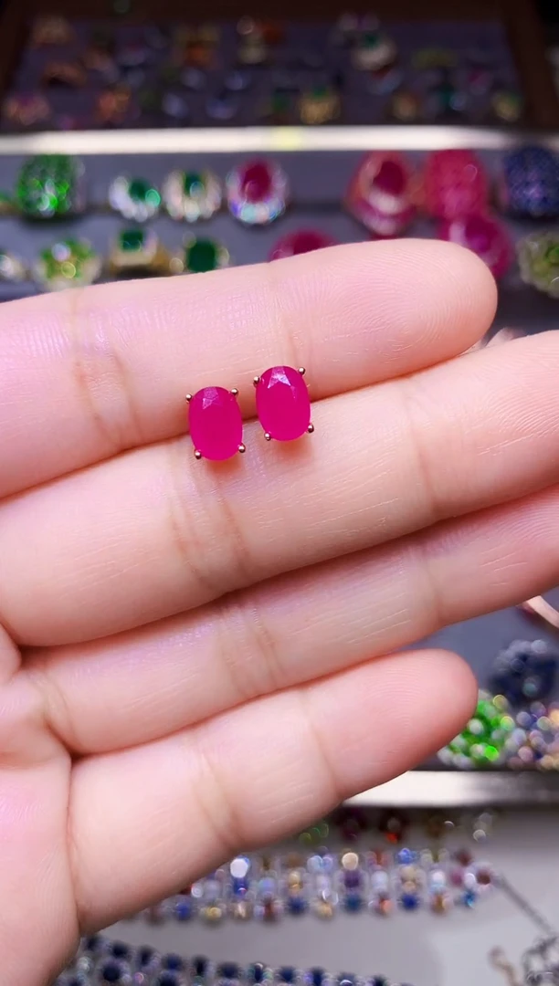 银S925镶嵌耳饰红宝石...