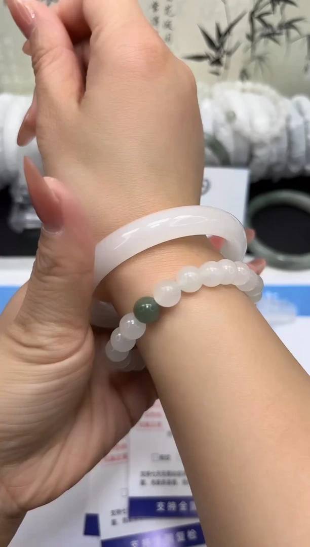 未镶嵌手镯石英质玉A62-57/58/59