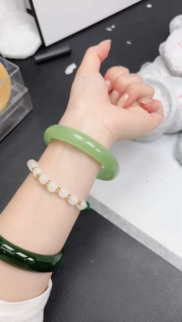 未镶嵌手镯石英质玉181/5657