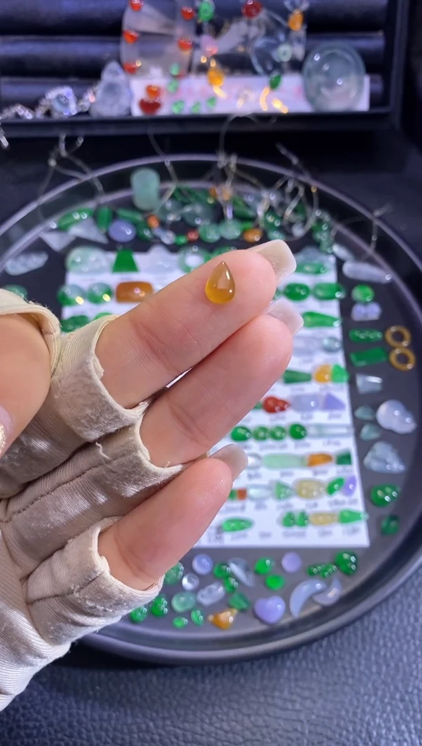 未镶嵌挂件翡翠水滴