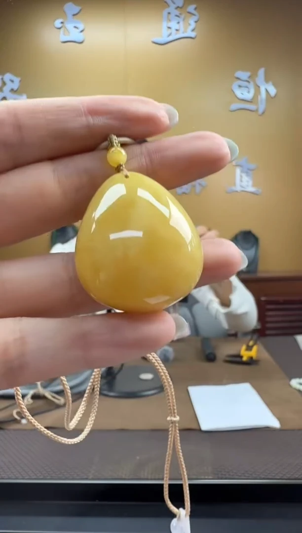 琥珀颈饰未镶嵌挂件