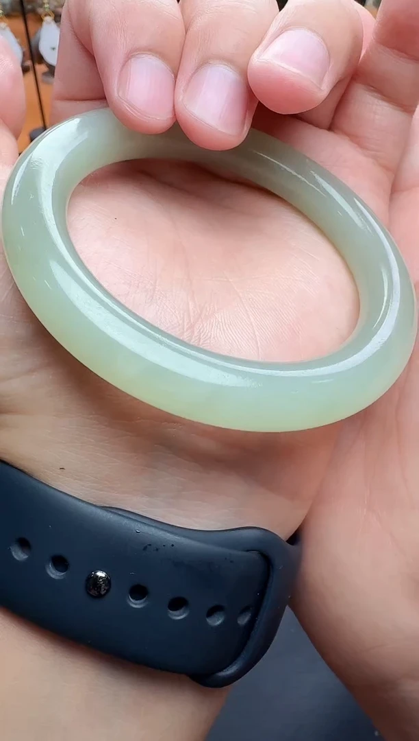 和田玉手镯未镶嵌57.8圈口01