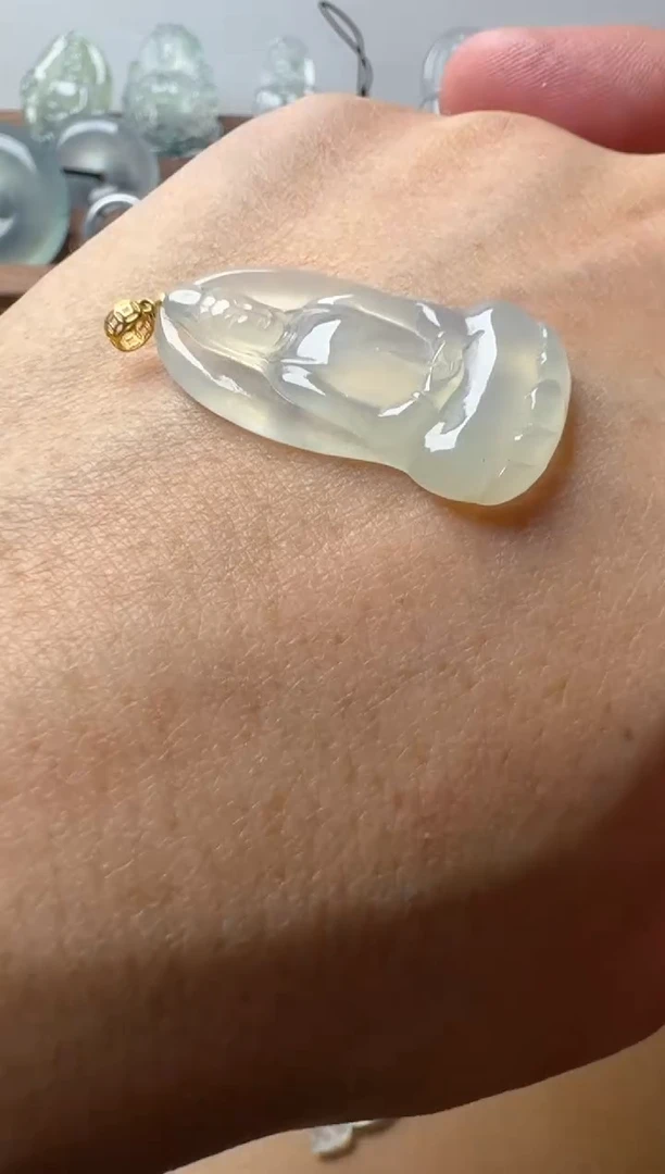 【闪购商品】翡翠颈饰18K金镶嵌观音