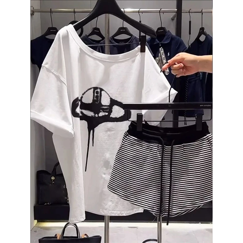 纯欲辣妹风宽松斜露肩短袖t恤条纹短裤套装女2025夏季新款两件套