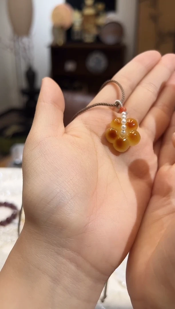 【闪购商品】蜜蜡吊坠(不含链)未镶嵌QS2974小花蜜蜡吊坠