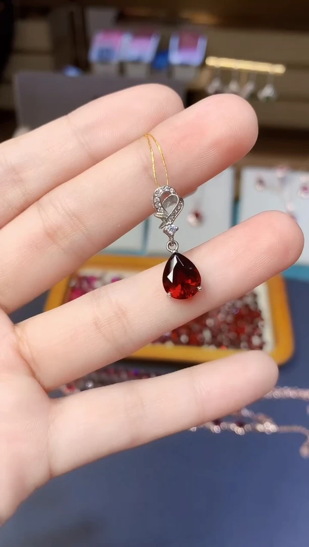 银S925镶嵌吊坠石榴石天然