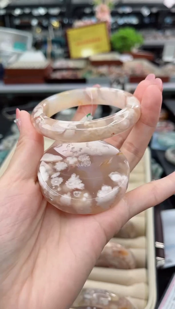 【闪购商品】石英质玉手镯未镶嵌54圈口（赠品镯心）1685161