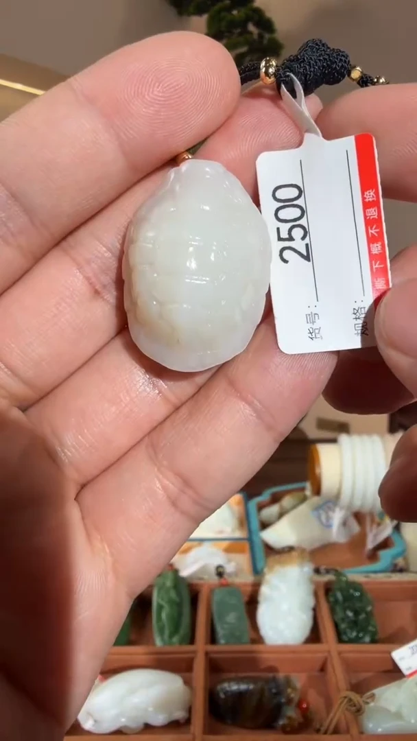颈饰未镶嵌和田玉2