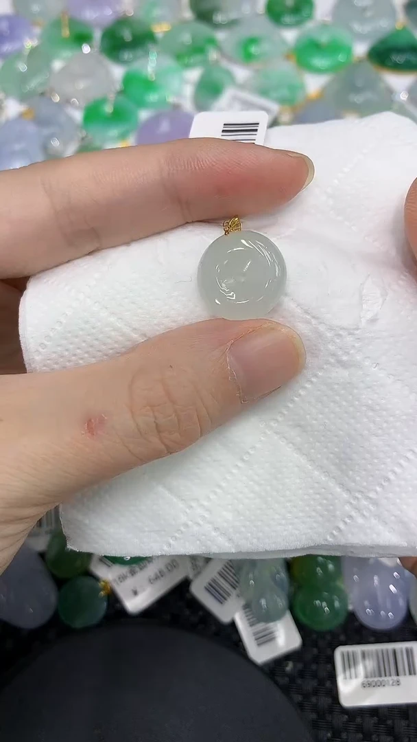 颈饰18K金镶嵌翡翠1
