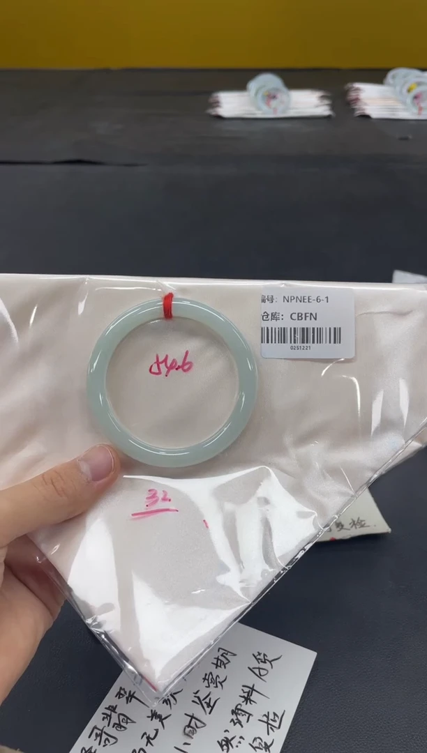 未镶嵌手镯翡翠翡翠手镯