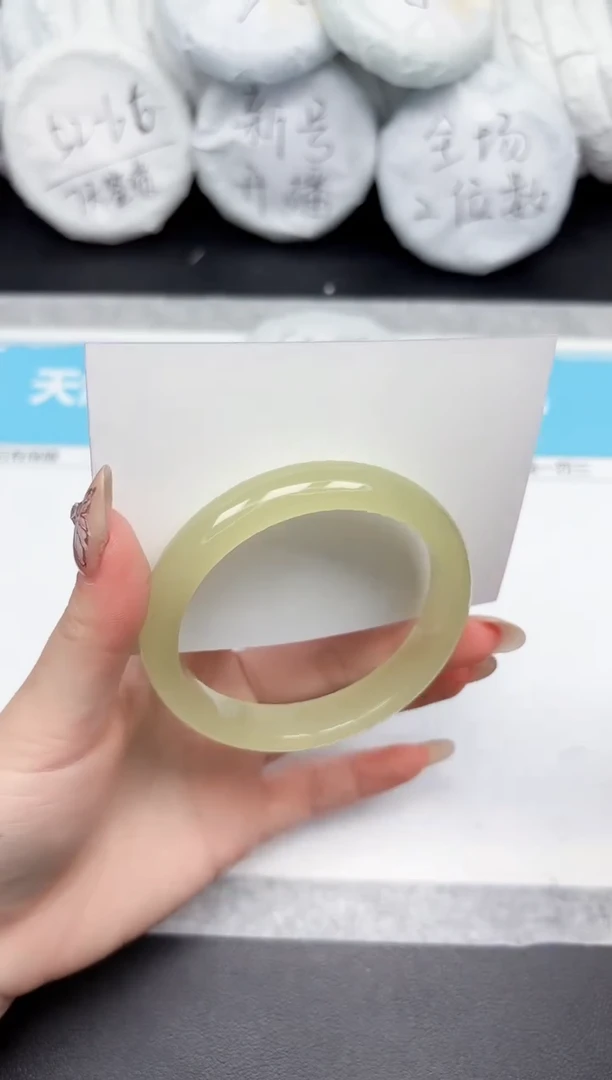 未镶嵌手镯石英质玉110/6061