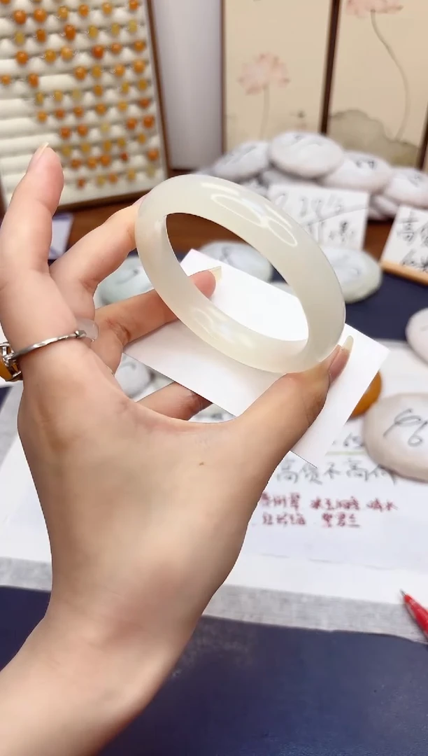 石英质玉手镯未镶嵌302-玉兰白-圈口60