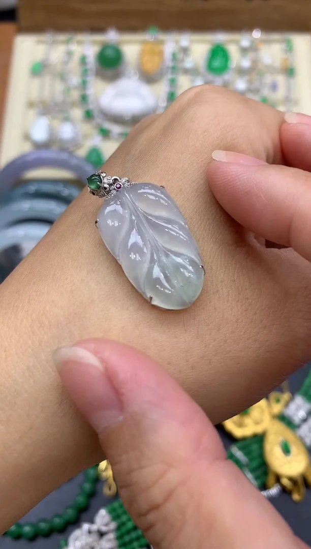 翡翠18K金镶嵌颈饰294-中国好珍宝