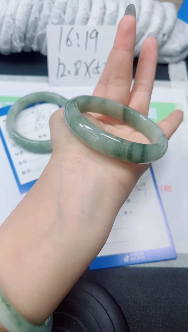 石英质玉手镯未镶嵌68-圈口：58.9