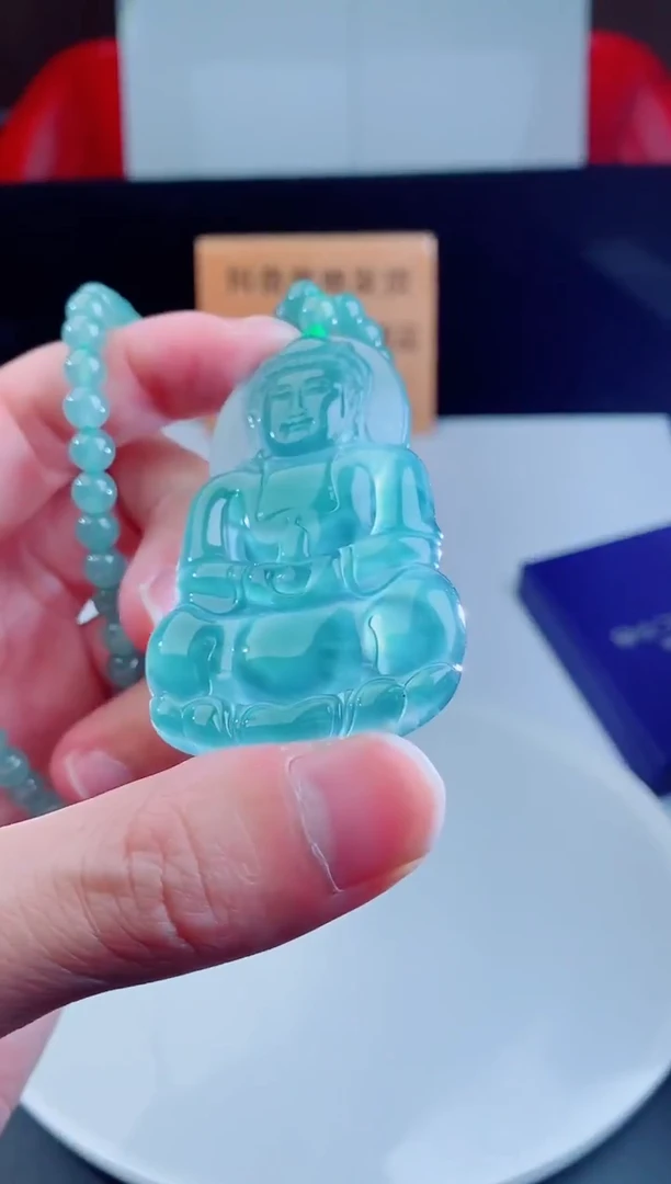 颈饰未镶嵌翡翠