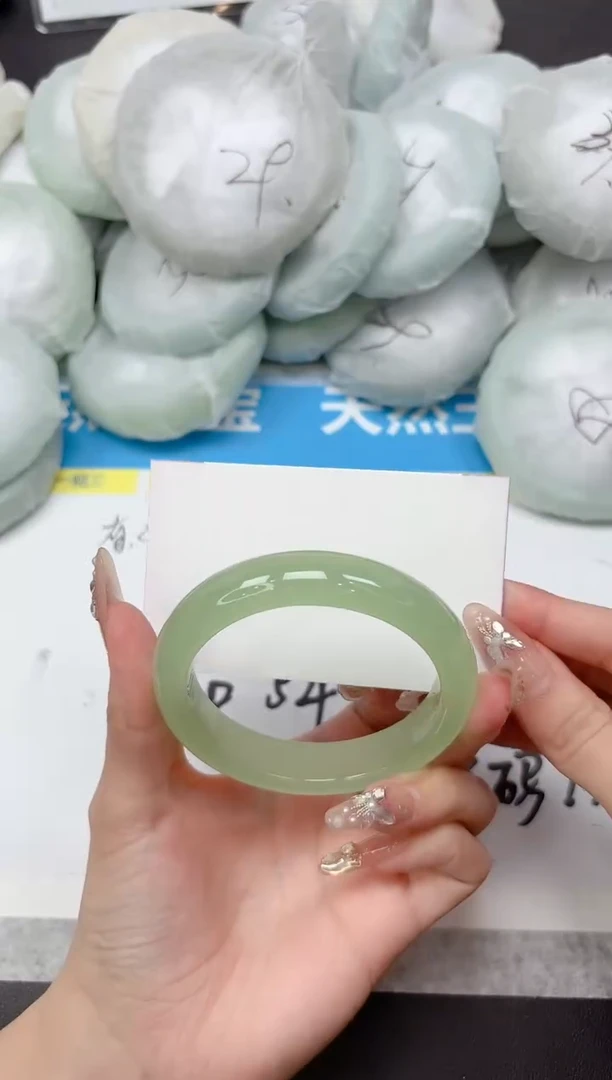 未镶嵌手镯石英质玉241-56.3