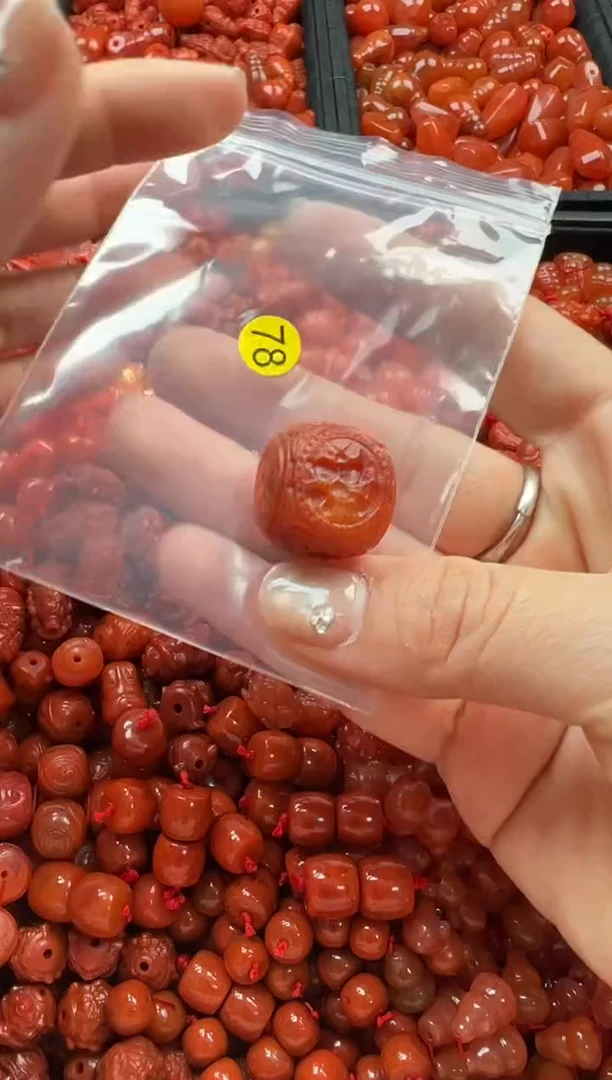 【闪购商品】南红玛瑙颈饰未镶嵌1