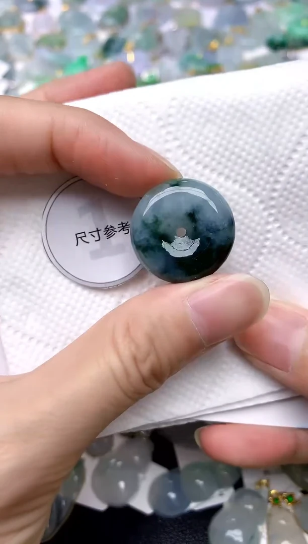 颈饰未镶嵌翡翠天然A货翡翠