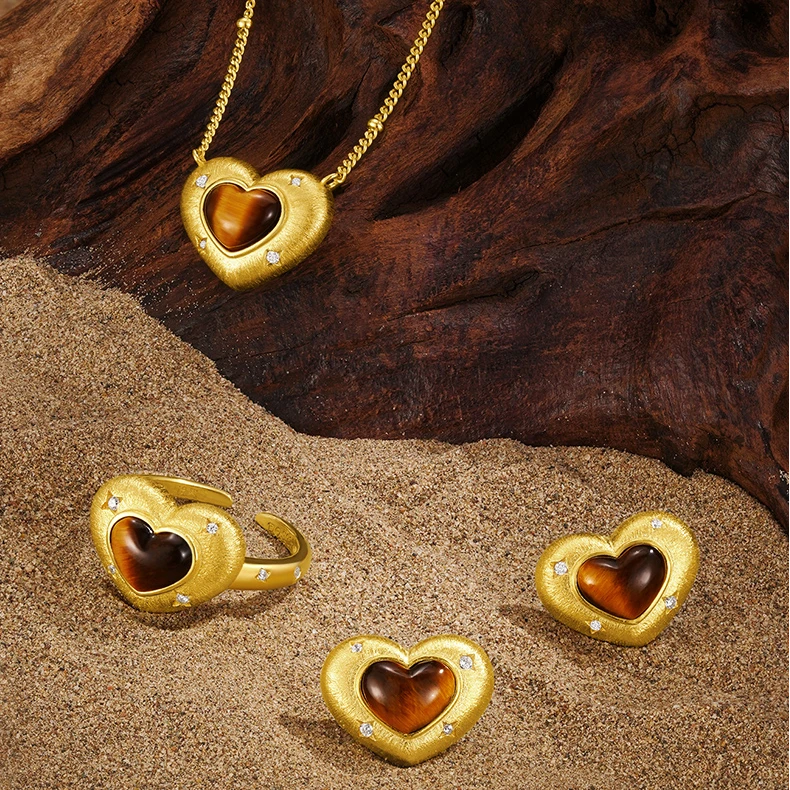 周大生DC甜心黑巧项链木变石欧美风美拉德系爱心套链轻奢小众时尚