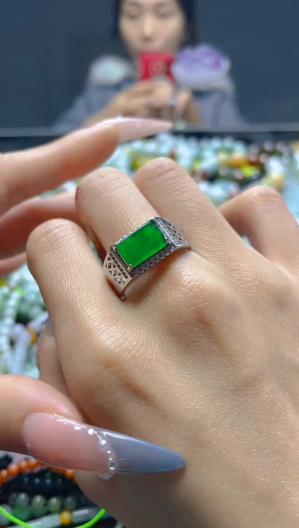 颈饰未镶嵌翡翠/Z/翡翠A货，一件也是批发价