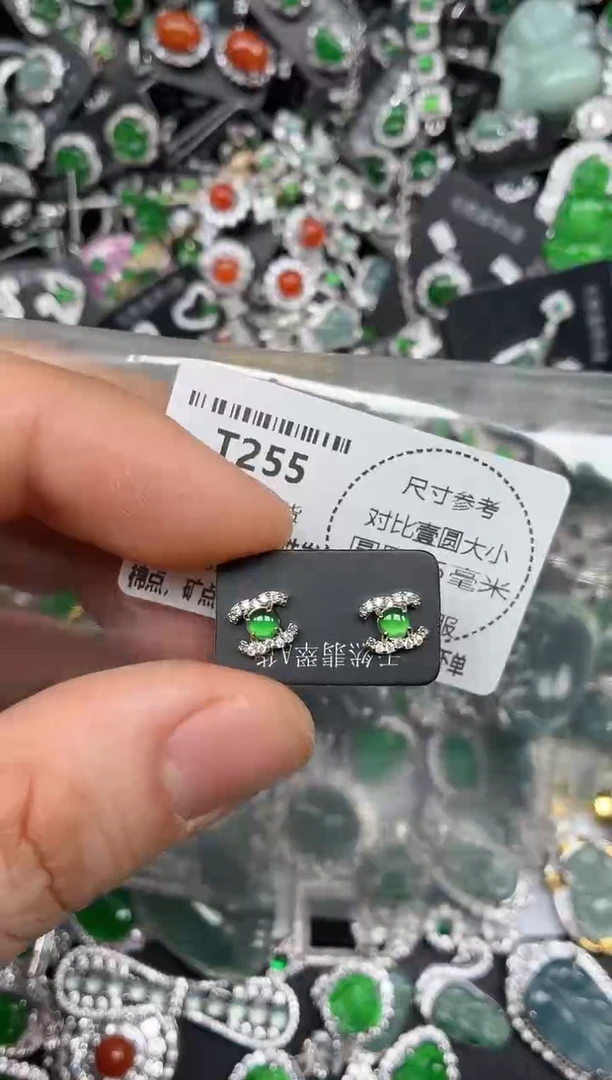 颈饰未镶嵌翡翠T255耳钉