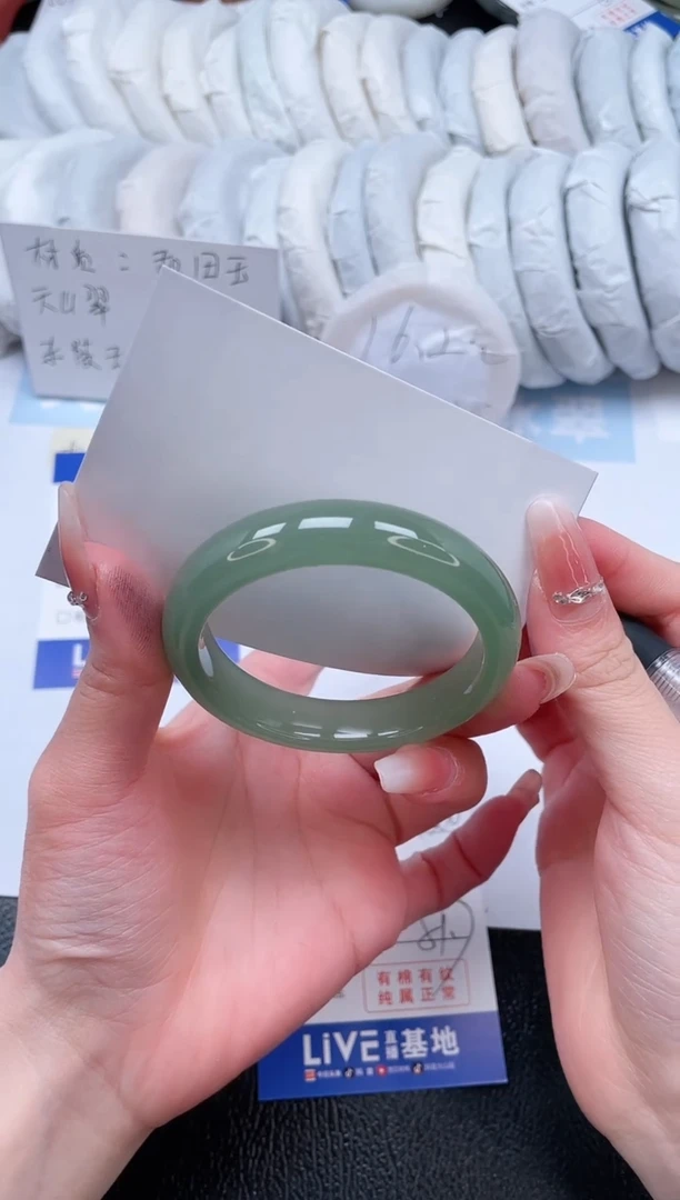 【闪购商品】石英质玉手镯未镶嵌T360-51.7