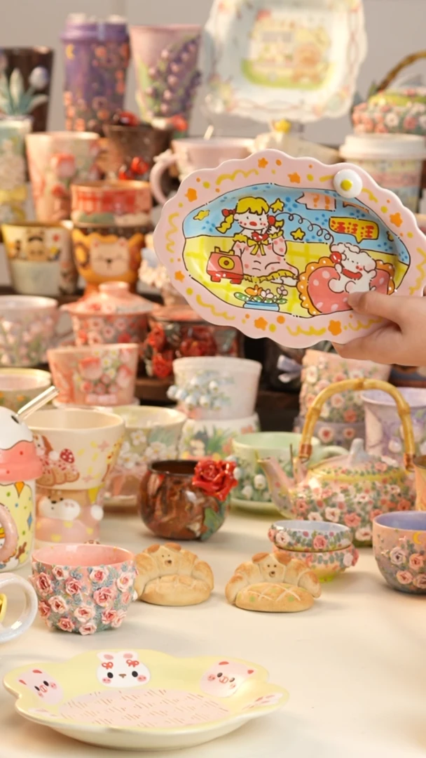 摆件陶景德镇釉下彩手绘设计师款陶瓷