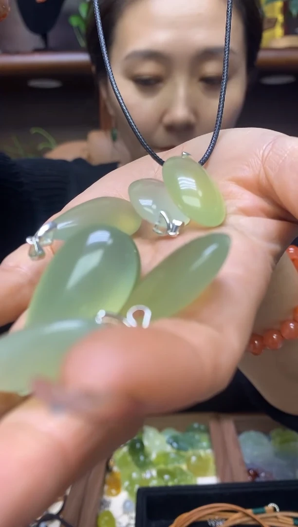 【闪购商品】岫玉吊坠未镶嵌多样性发货其中发一