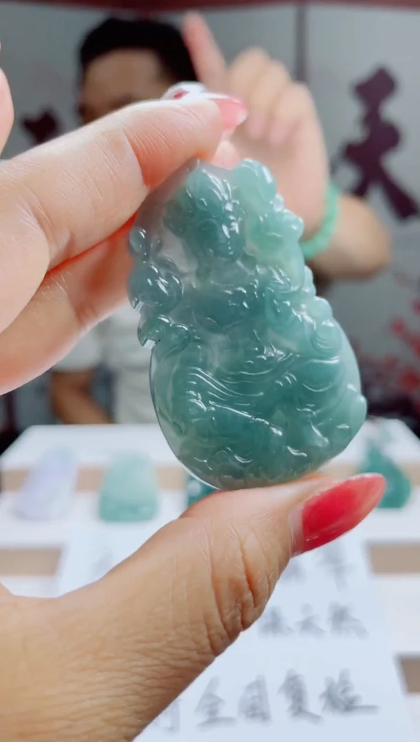 翡翠未镶嵌颈饰多样性发货只发一件