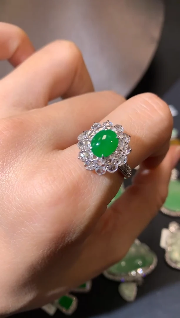 【闪购商品】翡翠吊坠(不含链)18K金镶嵌戒指