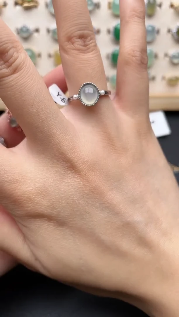 【闪购商品】翡翠戒指银S925镶嵌一物一证一礼盒