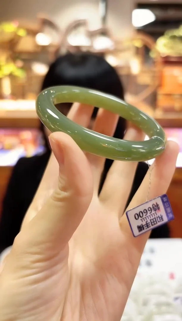 颈饰未镶嵌和田玉手镯59