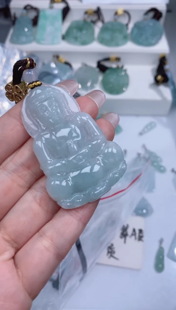 颈饰未镶嵌翡翠吊坠